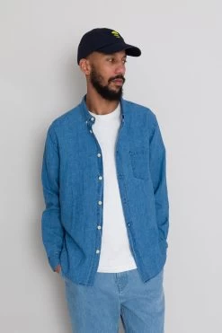 Relaxed Fit Shirt - Linen Indigo 20 Relaxed Fit Shirt - Linen Indigo -Folk Store AW24preMarcelostyledshots 558