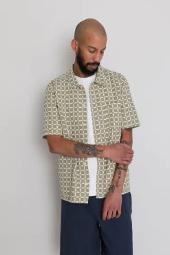 Gabe Shirt - Sage Tapestry 20 Gabe Shirt - Sage Tapestry -Folk Store AW24preMarcelostyledshots 570