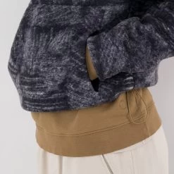 Boxy Funnel Fleece - Slate Wool Polka 10 Boxy Funnel Fleece - Slate Wool Polka -Folk Store FOLKMENSMODELAW23 269