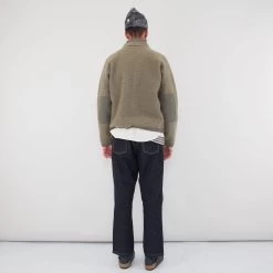 Signal Fleece - Olive Wool -Folk Store FOLKMENSMODELAW23PART2 200