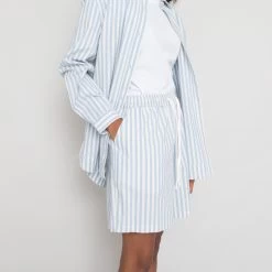 Boyfriend Shirt Women's - Cornflower Ecru Stripe -Folk Store PRODUCT SLOT 4 921674 6C9EBFC92CBC166DC5549507C9F777E6FB27BB4AEEC7C8F13A98333703A8E4292CB3DA20DFDD7D11082A43403D4EFCE3607A14E27A2E53396F2093A97EA3D545