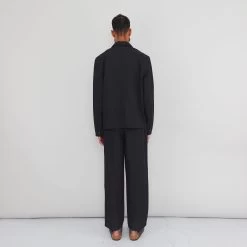 Wide Fit Blazer - Soft Black -Folk Store PRODUCT SWATCH 895891 6C9EBFC92CBC166DC5549507C9F777E6FB27BB4AEEC7C8F13A98333703A8E4292CB3DA20DFDD7D11082A43403D4EFCE3607A14E27A2E53396F2093A97EA3D545