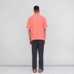 Gabe Shirt - Coral Linen Grid -Folk Store PRODUCT SWATCH 895978 6C9EBFC92CBC166DC5549507C9F777E6FB27BB4AEEC7C8F13A98333703A8E4292CB3DA20DFDD7D11082A43403D4EFCE3607A14E27A2E53396F2093A97EA3D545