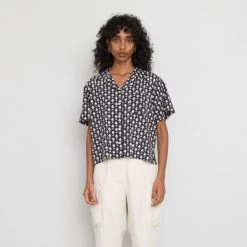 Short Sleeve Soft Collar Shirt Women's - Black Spade Voile -Folk Store PRODUCT SWATCH 921666 6C9EBFC92CBC166DC5549507C9F777E6FB27BB4AEEC7C8F13A98333703A8E4292CB3DA20DFDD7D11082A43403D4EFCE3607A14E27A2E53396F2093A97EA3D545